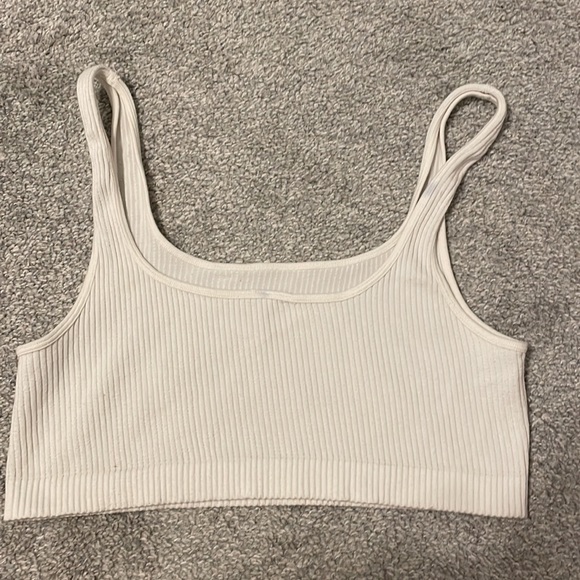 White crop top - Picture 2 of 2